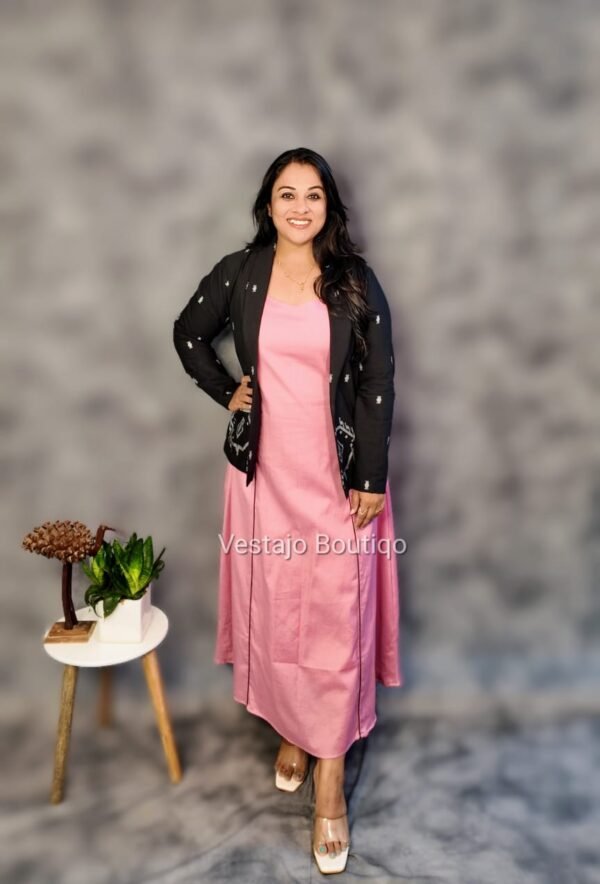 Gulab Noir Elegance Set - Image 4